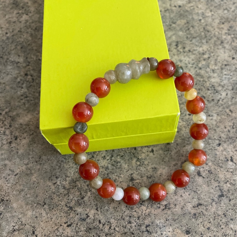 📿 Jade (?) and Carnelian Crystal Stretch Bracelet, Adjustable ~7” Long